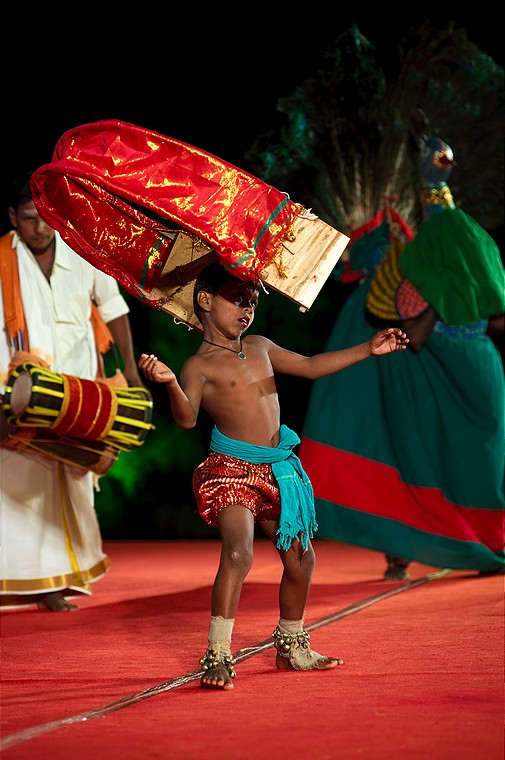 Thenmozhi Rajendran Group, Thanjavur (Folk) (Mamallapuram Dance Festival 2012 - Folk dance)